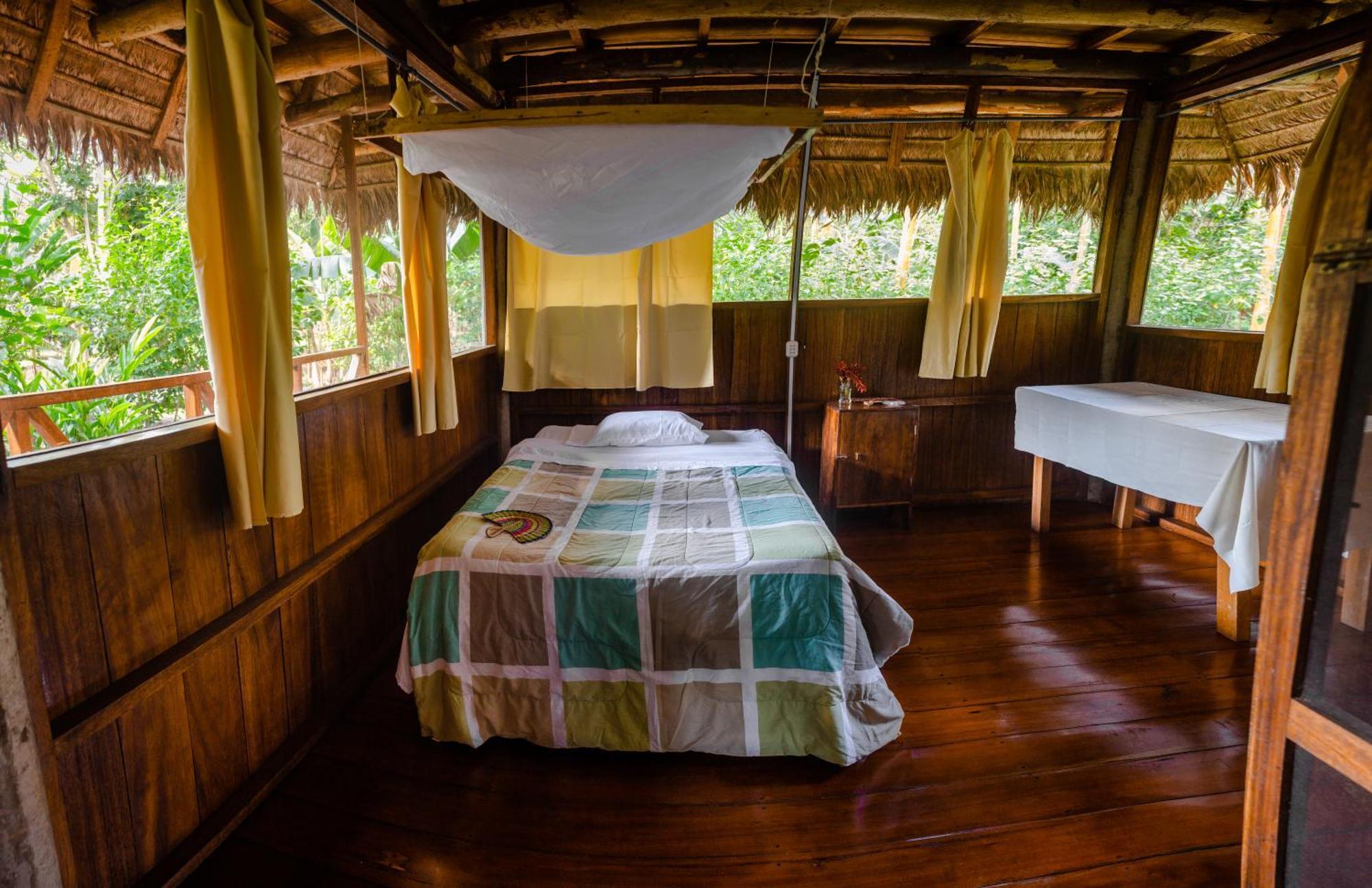 Tres Chimbadas Lake Lodge Tambopata 外观 照片