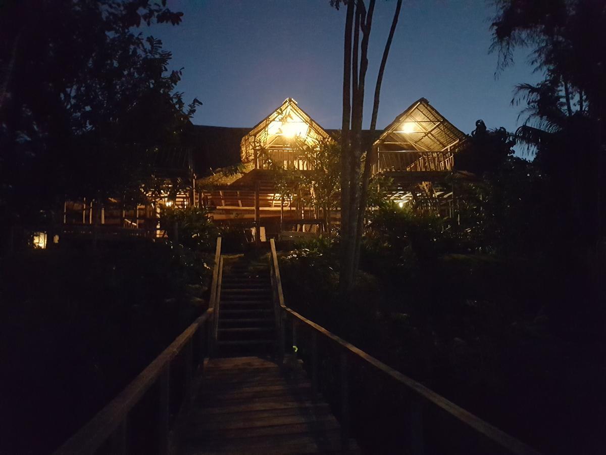 Tres Chimbadas Lake Lodge Tambopata 外观 照片